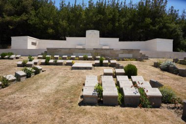 CANAKKALE, TURKIYE - 18 Haziran 2024: Gelibolu 'daki Mezarlık ve Anıt