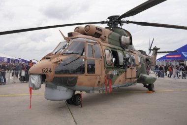 ISTANBUL, TURKIYE - 29 Nisan 2023: Türk Hava Kuvvetleri Eurocopter AS 532UL Cougar (2524) İstanbul Atatürk Havalimanı Teknofest 'te sergilendi