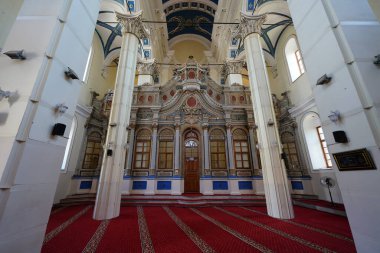 BALIKESIR, TURKIYE - 20 Haziran 2024: Ayvalik 'teki Cinarli Camii, Agia Iorgi Kilisesi.