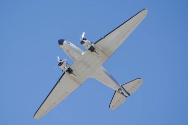 ESKISEHIR, TURKIYE - 17 Eylül 2023: M.S.O Air and Space Museum Douglas DC-3A (2204) Sivrihisar SHG Airshow 'da sergilendi