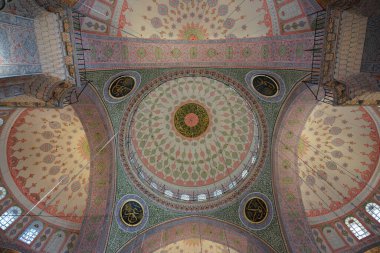 İSTANBUL, TÜRKİYE - 3 Temmuz 2023: İstanbul 'daki Eminonu Yeni Camii