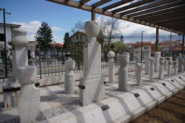 EDIRNE, TURKIYE - Nisan 07, 2024: Osmanlı mezar taşları Edirne şehrinde