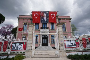 EDIRNE, TURKIYE - Nisan 07, 2024: Türkiye 'deki Edirne Belediye Binası