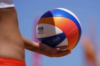İSTANBUL, TURKIYE - 23 Haziran 2024: İstanbul 'da Pro Beach Tour Sile Leg' de Mikasa VLS300 topu