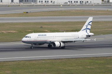 ISTANBUL, TURKIYE - EPTEMBER 02, 2023: Ege Havayolları Airbus A320-232 (3714) İstanbul Uluslararası Havaalanına indi