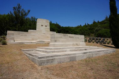 CANAKKALE, TURKIYE - 18 Haziran 2024: Gelibolu 'daki Mezarlık ve Anıt
