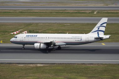 ISTANBUL, TURKIYE - EPTEMBER 02, 2023: Ege Havayolları Airbus A320-232 (3714) İstanbul Uluslararası Havaalanına indi
