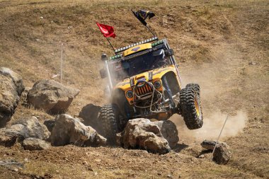 BURSA, TURKIYE - 28 Temmuz 2024: Bursa 'da Extreme Cup' ta off-road araba yarışı