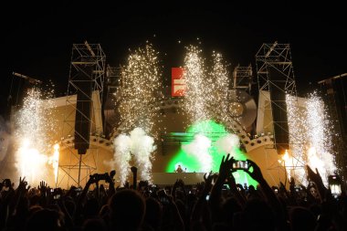 İSTANBUL, TURKIYE - Ağustos 08, 2024: İstanbul 'da DJ Tiesto Konseri