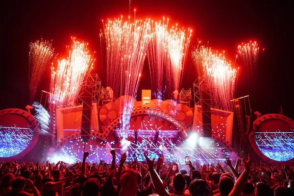 İSTANBUL, TURKIYE - Ağustos 08, 2024: İstanbul 'da DJ Tiesto Konseri