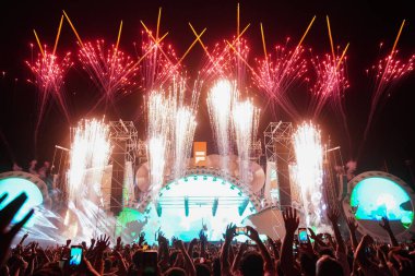 İSTANBUL, TURKIYE - Ağustos 08, 2024: İstanbul 'da DJ Tiesto Konseri