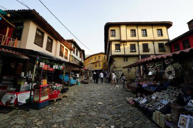 BURSA, TURKIYE - 21 Temmuz 2024: Cumalikizik Köyünün eski sokakları