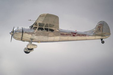 ESKISEHIR, TURKIYE - 21 Eylül 2024: Sivrihisar SHG Hava Gösterisinde Er Cessna 195A (7594)