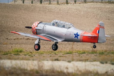 ESKISEHIR, TURKIYE - 22 Eylül 2024: Sivrihisar SHG Hava Gösterisinde Özel Kuzey Amerika AT-6G Texan (SA079)