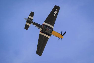 ESKISEHIR, TURKIYE - 22 Eylül 2024: Sivrihisar SHG Hava Gösterisinde Özel Kuzey Amerika P-51D Mustang (122-39608)
