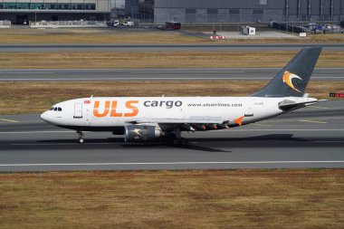 ISTANBUL, TURKIYE - 29 Haziran 2024: ULS Airlines Cargo Airbus A310-308F (646) İstanbul Uluslararası Havaalanına indi