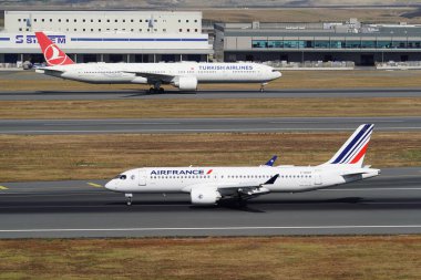 ISTANBUL, TURKIYE - 29 Haziran 2024: Air France Airbus A220-371 (55210) İstanbul Uluslararası Havaalanına indi
