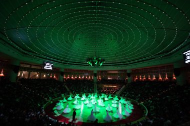 KONYA, TURKIYE - 14 Aralık 2024: Seb-i Arus, Konya 'da Düğün Günü Seb-i Arus sırasında Dervişler