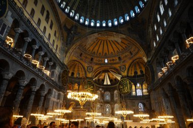 İSTANBUL, TÜRKİYE - 14 Eylül 2024: Sultanahmet 'teki Ayasofya Camii