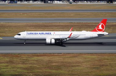 ISTANBUL, TURKIYE - JUNE 29, 2024: Turkish Airlines Airbus A321-271NX (11464) landing to Istanbul International Airport clipart