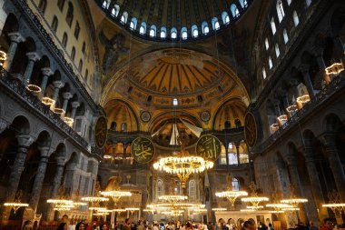 İSTANBUL, TÜRKİYE - 14 Eylül 2024: Sultanahmet 'teki Ayasofya Camii