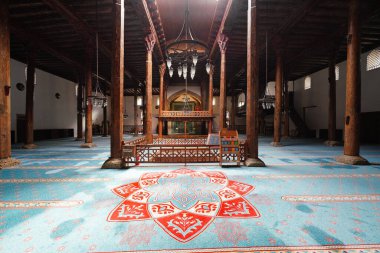 KONYA, TURKIYE - 15 Aralık 2024: Konya 'nın Beysehir ilçesindeki Esrefoğlu Camii. Cami 13. yüzyılda inşa edildi..