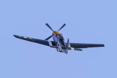 ESKISEHIR, TURKIYE - 22 Eylül 2024: Sivrihisar SHG Hava Gösterisinde Özel Kuzey Amerika P-51D Mustang (122-39608)