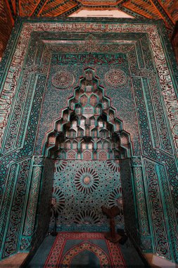 KONYA, TURKIYE - 15 Aralık 2024: Konya 'nın Beysehir ilçesindeki Esrefoğlu Camii. Cami 13. yüzyılda inşa edildi..