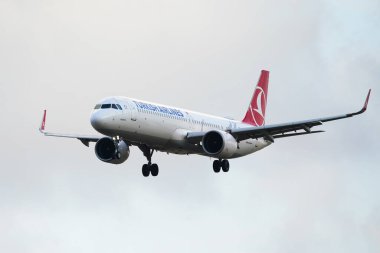 ISTANBUL, TURKIYE - 11 Temmuz 2024: Türk Havayolları Airbus A321-271NX (9095) İstanbul Uluslararası Havaalanına indi