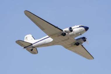 ESKISEHIR, TURKIYE - 22 Eylül 2024: Sivrihisar SHG Hava Gösterisinde Er Douglas DC-3A (2204)