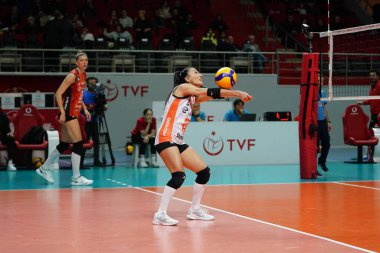 ISTANBUL, TURKIYE - Şubat 2009, 2025: Burhan Felek Spor Salonu 'nda Türk Hava Yollari - Eczacibasi Dynavit Türk Sultanlar Ligi karşılaşmasında Simge Sebnem Akoz