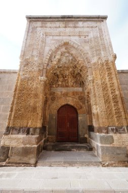 KONYA, TURKIYE - 15 Aralık 2024: Konya 'nın Beysehir ilçesindeki Esrefoğlu Camii. Cami 13. yüzyılda inşa edildi..