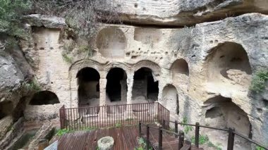 Samandağ 'daki Besikli Mağarası, Hatay Şehri, Türkiye