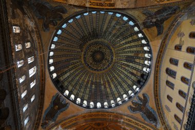 İSTANBUL, TÜRKİYE - 14 Eylül 2024: Sultanahmet 'teki Ayasofya Camii