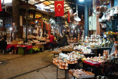 GAZIANTEP, TURKIYE - Şubat 01, 2025: Gaziantep 'teki Tarihsel Bakır Çarşısı