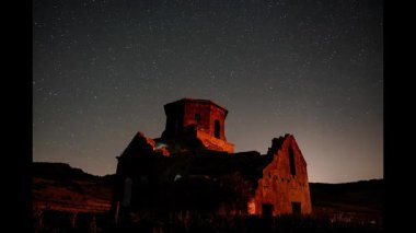 Kapadokya 'daki Kızıl Kilise Üzerinde Yıldızlar, Nevsehir Şehri, Türkiye