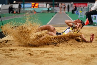 ISTANBUL, TURKIYE - 28 Ocak 2025: Atakoy Atletizm Arenasında düzenlenen Balkan Salon Ulusal Takım Seçmeleri sırasında tanımlanamayan atletler