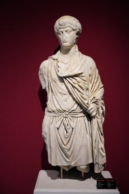 ANTALYA, TURKIYE - 23 Mart 2025 Antalya Arkeoloji Müzesinde Heykel