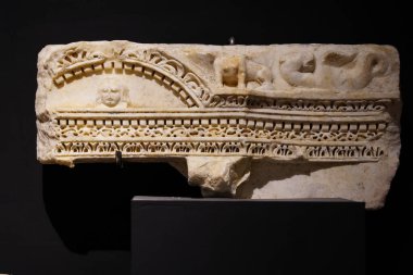 ANTALYA, TURKIYE - 23 Mart 2025: Antalya Arkeoloji Müzesinde lahit