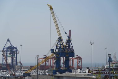 Ağır donanımlı bir port görüntüsü