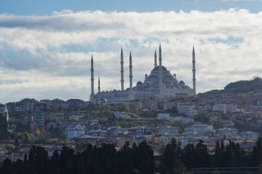 Camlica Tepesi 'ndeki Camlica Camii, İstanbul, Türkiye