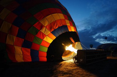 Kapadokya 'da Sıcak Hava Balonu, Nevsehir Şehri, Türkiye