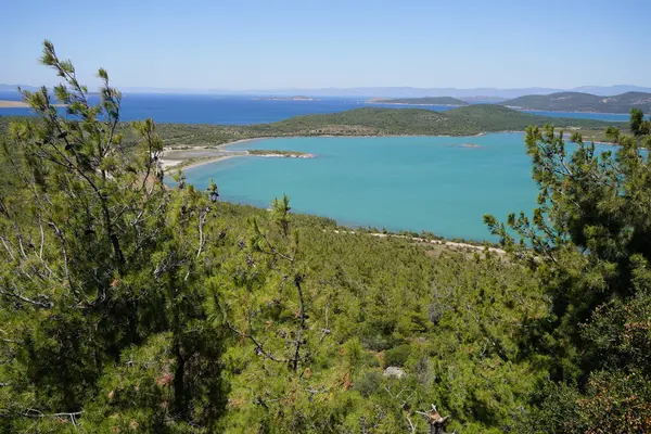 Ayvalik, Balikesir Şehri, Türkiye 'deki Seytan Sofrasi Tepesinden görüntü