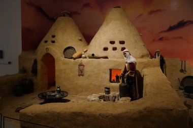 SANLIURFA, TÜRKİYE - Şubat 02, 2025: Şanlıurfa Arkeoloji ve Mozaik Müzesi 'ndeki Harran Evi