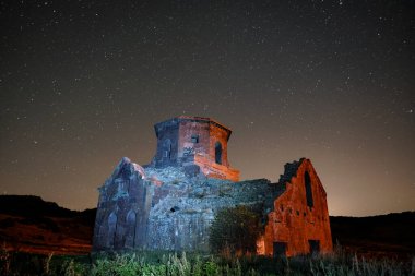 Kapadokya 'daki Kızıl Kilise Üzerinde Yıldızlar, Nevsehir Şehri, Türkiye