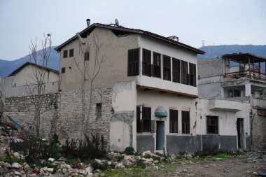 6 Şubat 2023 Depremlerinden sonra Hatay, Antakya 'da hasar gören bina