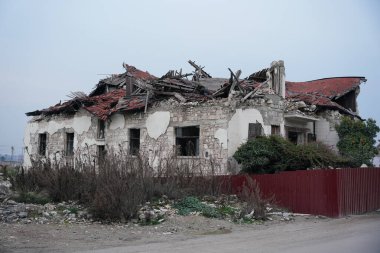 6 Şubat 2023 Depremlerinden sonra Hatay, Antakya 'da hasar gören bina