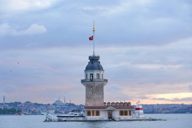 İstanbul 'da Bakireler Kulesi, Türkiye