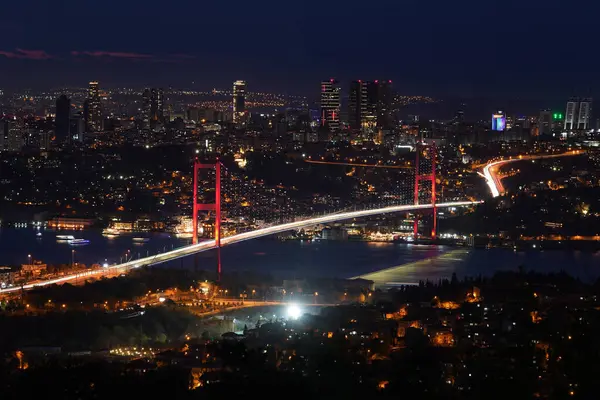 İstanbul 'da Boğaziçi Köprüsü, Türkiye