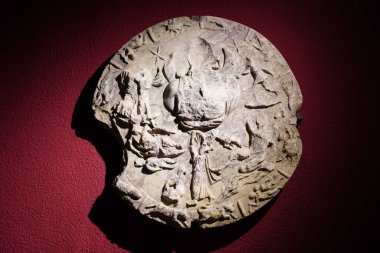 ANTALYA, TURKIYE - 23 Mart 2025: Antalya Arkeoloji Müzesinde Zodiac Disc